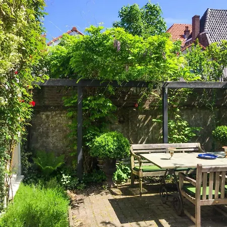 Semesterbostad Apple Tree - Charming At Beautiful Canal In Our Idyllic Garden *