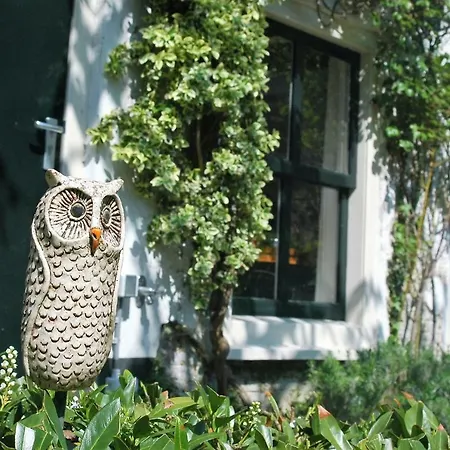 Semesterbostad Apple Tree - Charming At Beautiful Canal In Our Idyllic Garden Gouda