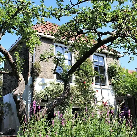 Semesterbostad Apple Tree - Charming At Beautiful Canal In Our Idyllic Garden Gouda