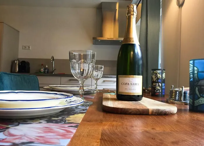 Apple Tree - Charming At Beautiful Canal In Our Idyllic Garden Vakantiehuis Gouda