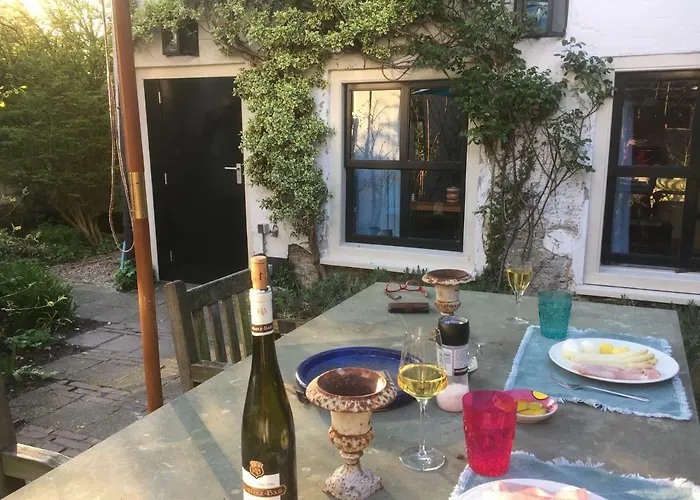 Vakantiehuis Apple Tree - Charming At Beautiful Canal In Our Idyllic Garden Gouda