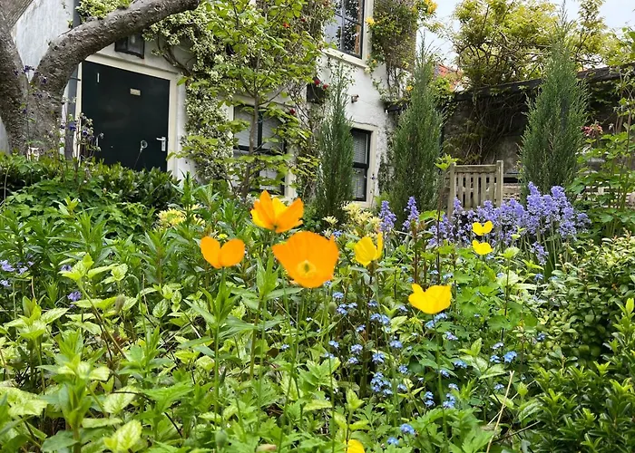 Apple Tree - Charming At Beautiful Canal In Our Idyllic Garden Casa de Férias Gouda