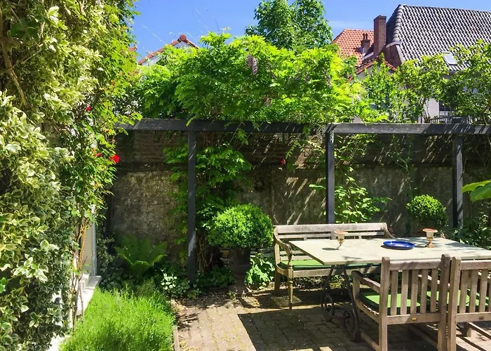 Casa de Férias Apple Tree - Charming At Beautiful Canal In Our Idyllic Garden *